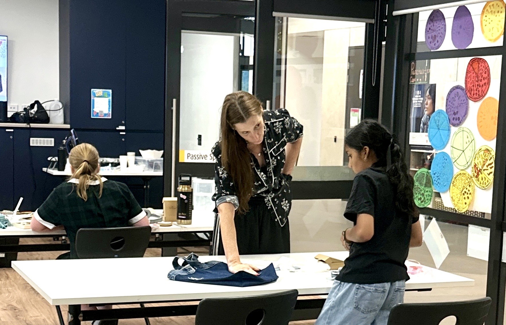 Students sharing their creations in a MINIANI workshop